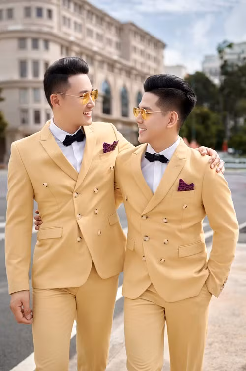 Cầu hôn thành công, Hà Trí Quang nhắn nhủ người bạn đời: “Anh đã chờ đợi ngày này gần nửa đời người rồi đó em à”. Ảnh: FBNV.