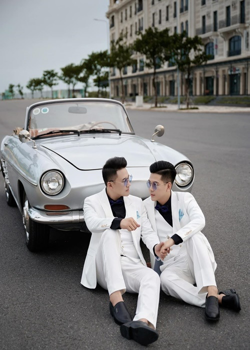 Hà Trí Quang thường xuyên dành lời ngọt ngào cho Thanh Đoàn. “Em và anh sẽ cùng khoác vai nhau đi qua khó khăn và đi đến hạnh phúc em nhé! Mãi yêu”, Hà Trí Quang viết. Ảnh: FBNV.