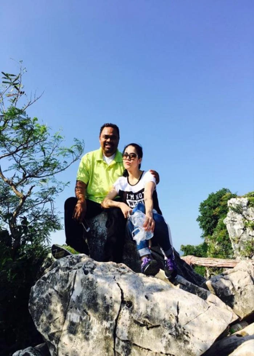 Theo chồng Thu Phương, nếu cả hai kết hôn 10 năm trước, có thể sẽ chủ quan và sẽ không cần phấn đấu để làm tốt bản thân hơn trong mắt của nhau vì còn quá nhiều hoài bão, đam mê và chưa chấp nhận buông bỏ. Ảnh: Saostar.