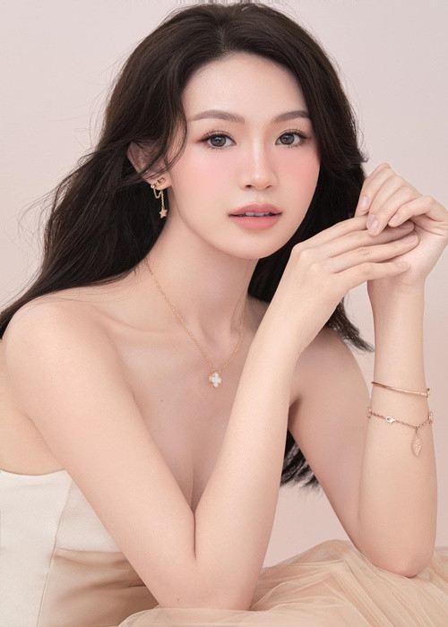 Sau Hoa hậu Việt Nam 2020, người đẹp quê Nghệ An không dấn thân showbiz. Ảnh: FBNV.