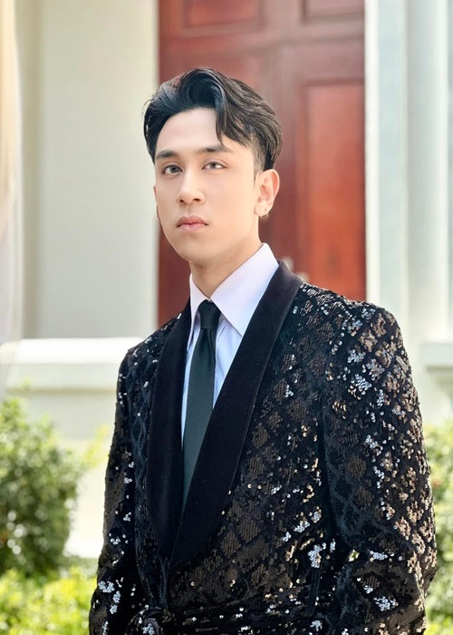 Đại diện Dương Edward nói thêm: "Chúng tôi nhận thấy phía HT Productions chỉ mới cập nhật bài Mộng uyên ương hồ điệp vào danh sách của họ gần đây. Nếu họ chứng minh được tư cách chủ sở hữu quyền tác giả, chúng tôi lập tức xóa video và xin lỗi. Nếu không, chúng tôi mong nhận lời xin lỗi từ phía công ty”. Ảnh: FBNV.