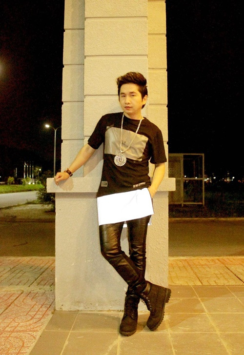 Tên tuổi của Bằng Cường gắn liền với loạt ca khúc Yêu cô bạn thân, Thần thoại, tình yêu đẹp, Tôn thờ một tình yêu, Ngày hạnh phúc. Ảnh: FBNV.