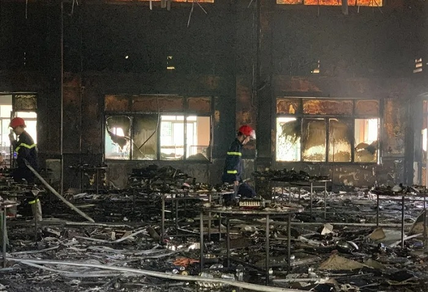 Bà Rịa - Vũng Tàu: Hội trường tiệc cưới bốc cháy, 500 khách mời tháo chạy Ba Ria - Vung Tau: Hoi truong tiec cuoi boc chay, 500 khach moi thao chay