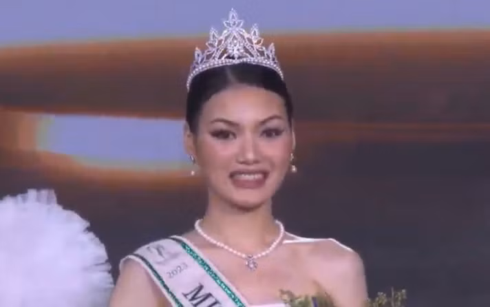 Do Thi Lan Anh dang quang Miss Earth Vietnam 2023-Hinh-4