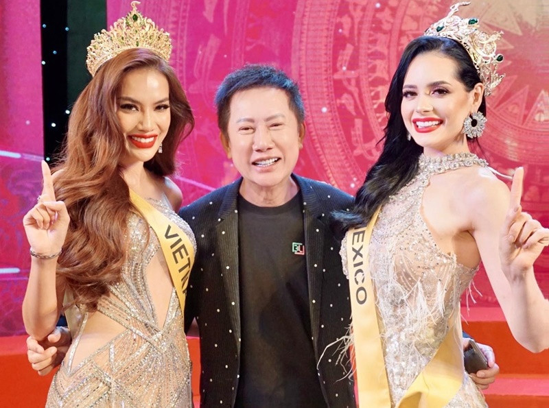 Đại diện Việt Nam dường như đang được Chủ tịch Miss Grand International ưu ái. Ảnh: Instagram.