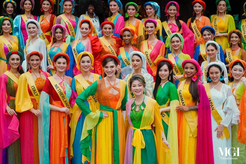 Một thí sinh khen ngợi Lê Hoàng Phương là một cô gái ngọt ngào, luôn hỏi mọi người ổn không. Ảnh: Miss Grand Vietnam.