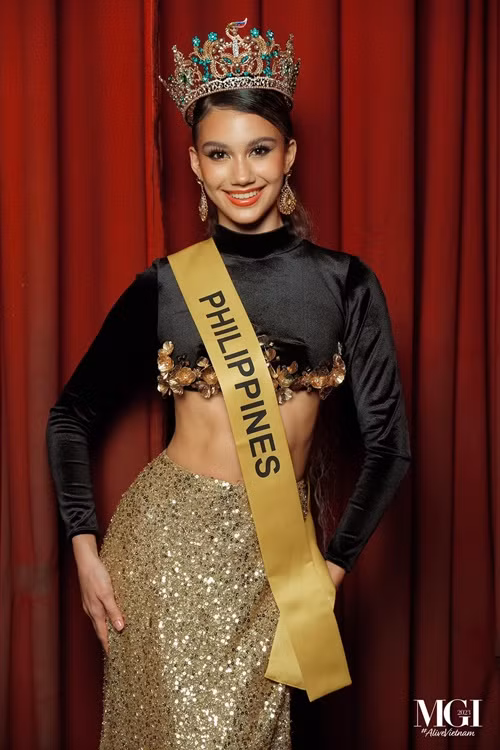 Dàn đối thủ của Hoa hậu Lê Hoàng Phương tại Hoa hậu Hòa bình Quốc tế 2023 có Nikki De Moura. Nikki năm nay 19 tuổi, mang hai dòng máu Philippines - Brazil. Ảnh: Miss Grand Vietnam.