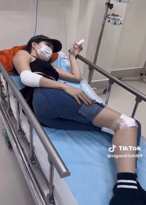 Chân dài gốc Trà Vinh cho biết, cô không từ bỏ sở thích lái mô tô nhưng sẽ cẩn trọng hơn. Ảnh: Phụ Nữ Số.