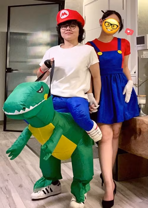 Học trò của nhạc sĩ Thanh Bùi gọi nửa kia là "nóc nhà" năm 2022. "Nóc nhà là phải cao, nên không sao cứ cao đi nóc nhà", Tiên Tiên viết. Ảnh: Instagram.