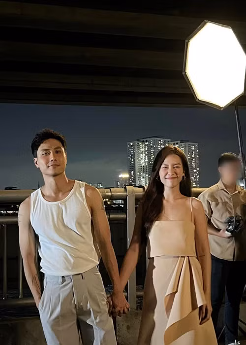 Trong cuộc phỏng vấn với Phụ Nữ Mới tháng 9 vừa qua, Thanh Sơn cho biết, tin đồn thì luôn là tin đồn. "Tôi luôn cảm thấy nhẹ nhàng với những tin tức đó vì đã quen rồi. Tất cả những điều mà tôi và Ngân muốn đó là mọi người quan tâm đến những vai diễn của mình", anh nói. Ảnh: FBNV.