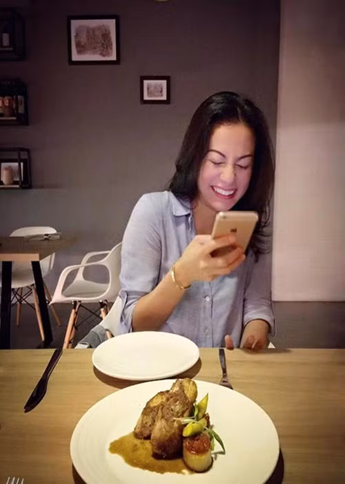 Ngọc Thúy tuyên bố rời showbiz năm 2010. Thi thoảng, nữ người mẫu về Việt Nam thăm gia đình, bạn bè. Ảnh: Khám Phá.