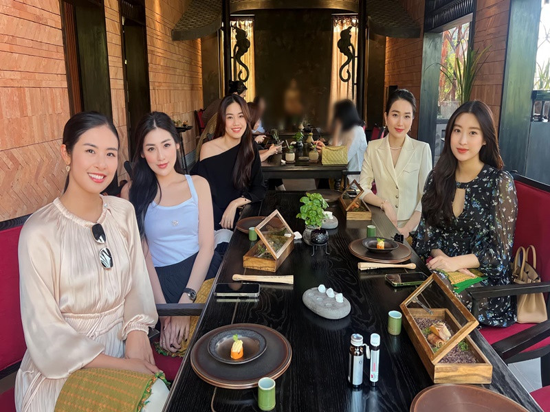 Hồi cuối tháng 8, Mỹ Linh lần đầu lộ diện sau hai tháng sinh nở. Ảnh: FBNV.