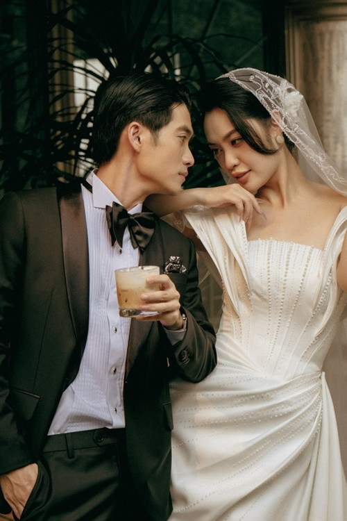 Nông Thúy Hằng cho biết, cô và diễn viên Thừa Tuấn Anh đóng MV Nơi anh là nhà của ca sĩ Phúc Anh và nhóm nhạc Oplus. Ảnh: Sinh Viên Việt Nam.