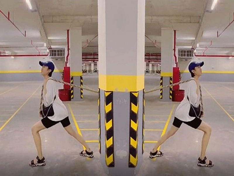 Diệu Nhi đăng tải clip biến hình kéo xe hài hước. Ảnh: Viez.