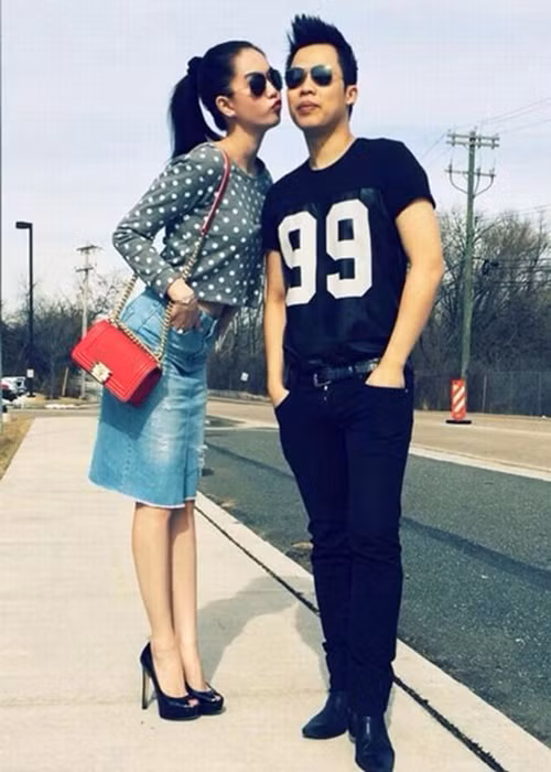 Năm 2017, Ngọc Trinh và Khắc Tiệp hủy kết bạn. Nữ người mẫu cho biết, trong lúc nóng giận, cô đã hủy kết bạn Facebook với ông bầu. Tuy nhiên, sau đó, cả hai đã làm hòa. Ảnh: Vietnamnet.