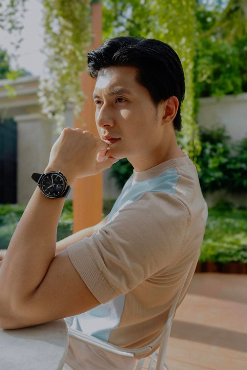 Gương mặt điển trai của Lâm Bảo Châu khiến người đối diện khó rời mắt. Ảnh: FBNV.