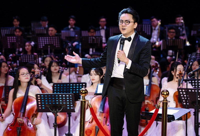 Chồng sắp cưới của Thanh Hằng năm nay 42 tuổi. Anh được nhận xét điển trai, lãng tử. Ảnh: Vietnamnet.