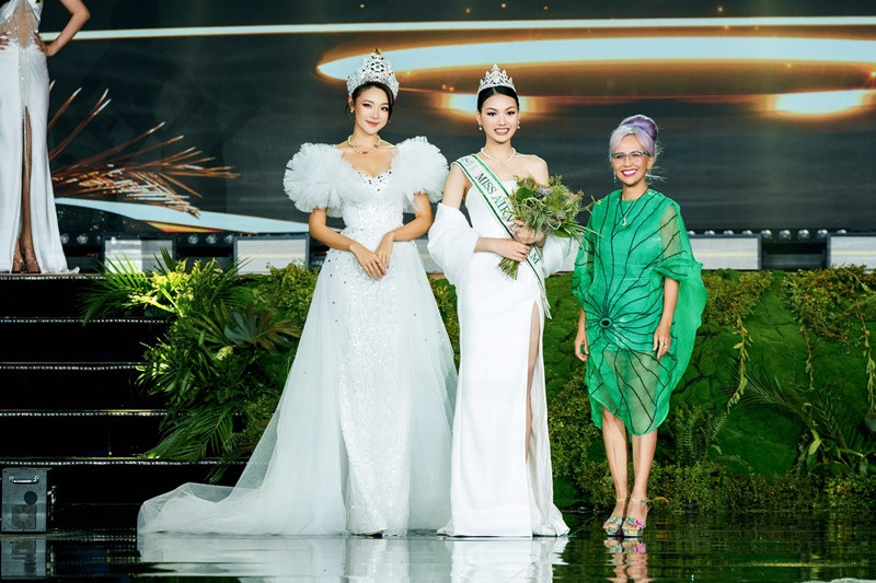 Nguyễn Thị Thu Trang đoạt danh hiệu Miss Air Vietnam ở Miss Earth Vietnam 2023. Cô cao 1m77, có số đo ba vòng 83-60-92 cm. Ảnh: Miss Earth Vietnam.