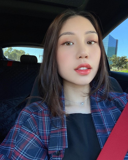 Trước khi đăng quang, Lan Anh chưa từng tham gia bất kỳ cuộc thi nhan sắc nào. Ảnh: FBNV.