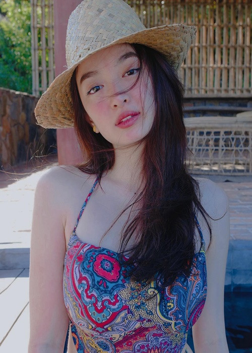 Nhan sắc đời thường của nữ diễn viên khiến nhiều người trầm trồ.