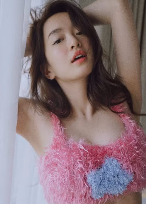 Trong cuộc phỏng vấn với Arttimes, Kaity Nguyễn cho biết, cô vẫn độc thân.