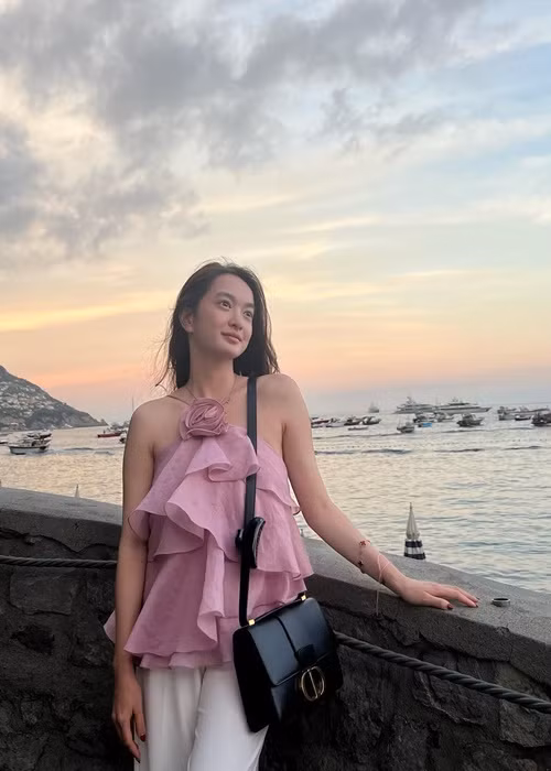 Mẫu bạn trai lý tưởng của Kaity Nguyễn là người chung thủy, có thể chia sẻ mọi thứ và cùng nhau vượt qua những khó khăn.