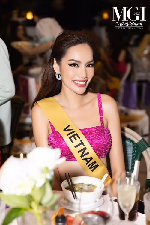 Sau bán kết, Lê Hoàng Phương được chuyên trang sắc đẹp Missosology xếp thứ 6 trong bảng dự đoán về cuộc thi Miss Grand International 2023 - Hoa hậu Hòa bình Quốc tế 2023. Trong chung kết cuộc thi diễn ra vào tối ngày 25/10, Lê Hoàng Phương cạnh tranh vương miện với hơn 70 thí sinh khác. Ảnh: Miss Grand Vietnam.