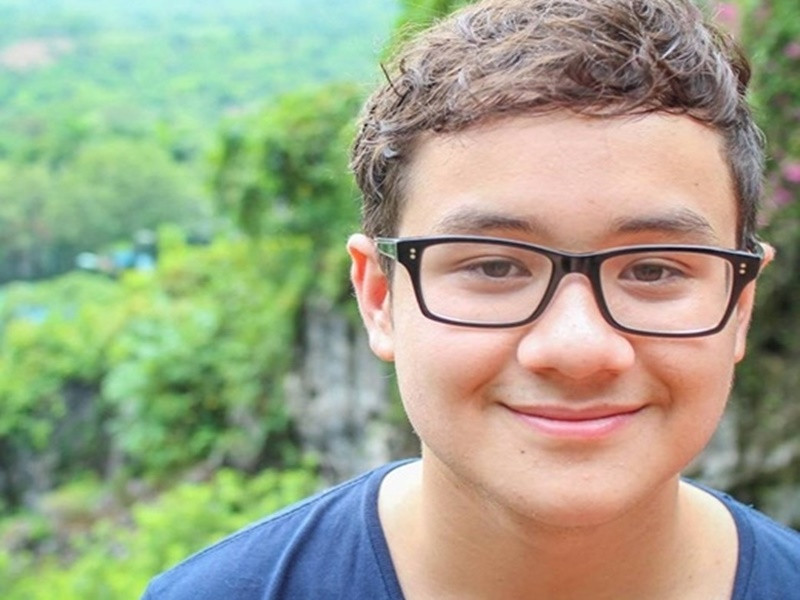 Alex - con trai đầu lòng của Anh Tuấn càng lớn càng điển trai. Ảnh: Dân Việt.