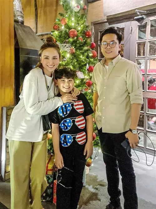 Diễm Hương kết hôn lần 2 với Quang Huy vào năm 2015. Từ năm 2017, tin đồn người đẹp ly hôn người chồng thứ 2 liên tục rộ lên. Năm 2020, cô khẳng định bản thân chưa từng có bất kì phát ngôn nào để xác nhận hôn nhân tan vỡ. Ảnh: Vietnamnet.