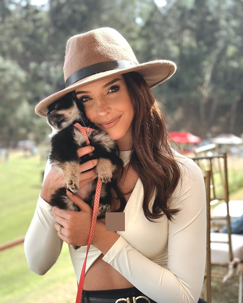 Nhan sắc đậm chất Latinh của nàng hậu. Ảnh: Instagram.