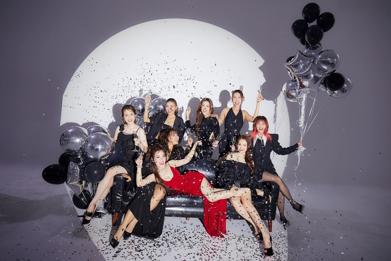 Puka viết trên trang cá nhân: “Nhà gái này mạnh, mạnh ai nấy đẹp. Chị em nhà gái chúng em chờ đến ngày để quẩy lên thôi”.