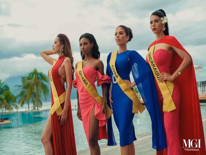 Cô được đại diện các nước vô cùng yêu thích và dành “cơn mưa” lời khen cho tinh thần hiếu khách. Ảnh: Miss Grand International.