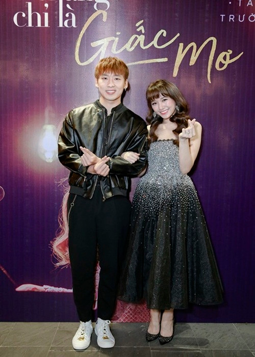 Ngoài Trấn Thành, Tuấn Trần cũng thân thiết với Hari Won. Nữ ca sĩ luôn ủng hộ các dự án của Tuấn Trần. Ngoài ra, bà xã Trấn Thành còn khen đàn em làm việc nghiêm túc, chăm chỉ. Ảnh: Yan.