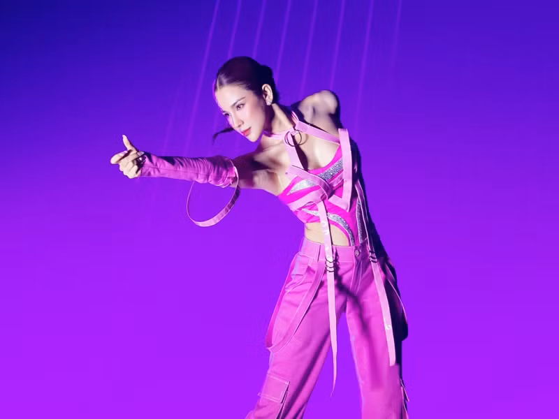 Diệp Lâm Anh khoe dáng gợi cảm với thiết kế body suit ôm sát ở Chị đẹp đạp gió rẽ sóng. Ảnh: FBNV.