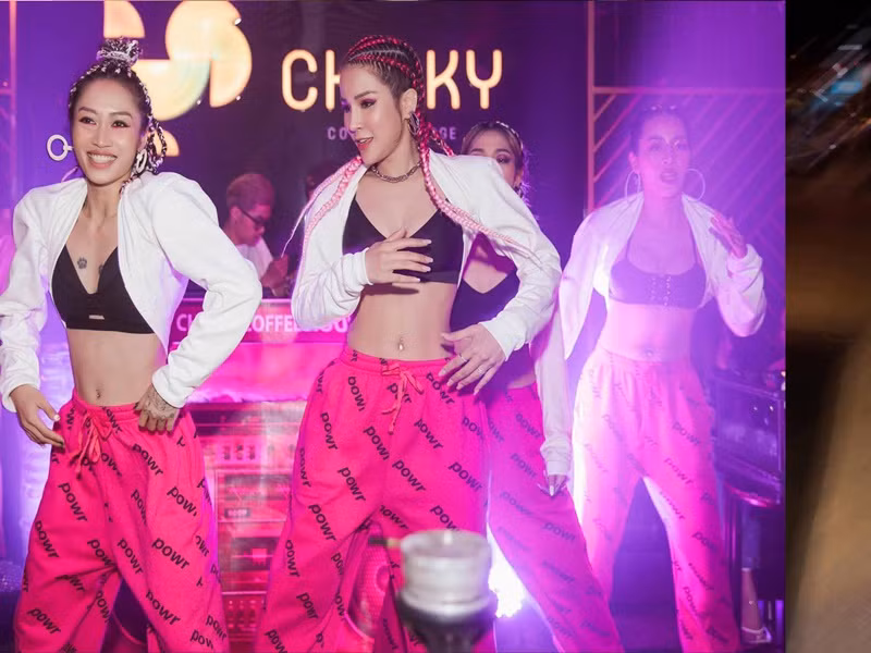 Nữ người mẫu chia sẻ, sau khi sinh nở, thể lực của cô không được tốt như trước. Ảnh: Phụ Nữ Việt Nam.