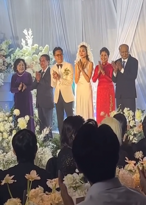 Theo Hồ Ngọc Hà, các khách mời chưa đăng tải hình ảnh vợ chồng Thanh Hằng vì tôn trọng lời yêu cầu của đôi uyên ương. Ảnh: Người Đưa Tin.