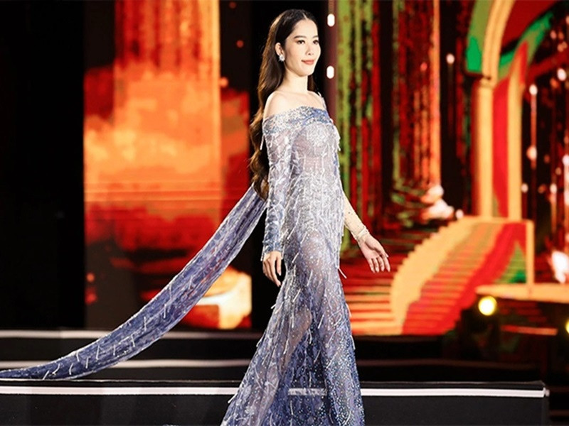 Năm 2022, Nam Em thi Miss World Vietnam 2022 - Hoa hậu Thế giới Việt Nam 2022. Trong chung kết, cô lọt top 10 chung cuộc nhờ danh hiệu Người đẹp yêu thích. Sau đó, Nam Em trượt top 5. Ảnh: Vietnamnet.