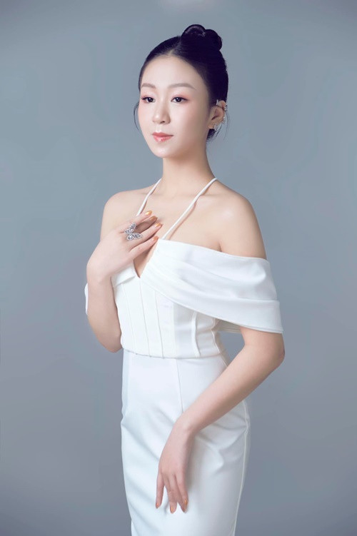 Sau 1 tháng đoạt danh hiệu Á khôi 2 Hoa khôi Áo dài Việt Nam 2022, Yến Nhi chia sẻ về chuyện tình cảm trong cuộc phỏng vấn với Golive.