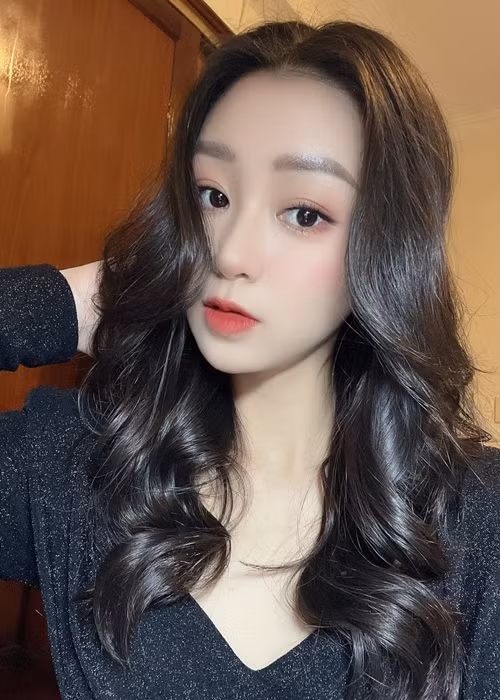 Yến Nhi thi thoảng đăng tải hình ảnh đời thường trên trang cá nhân.