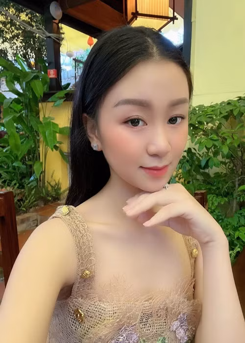 Yến Nhi cho biết, cô không hẹn hò vì muốn tập trung cho việc học tập và hoàn thành sứ mệnh của một á khôi.