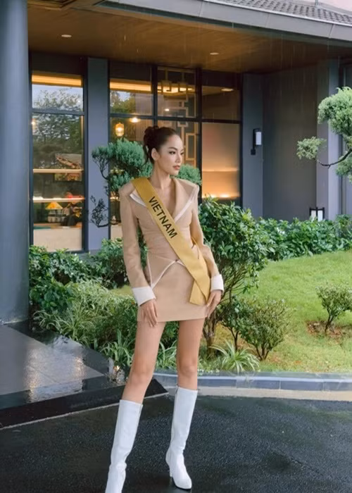 Chia sẻ với Tiền Phong, đương kim Hoa hậu Hòa bình Quốc tế Isabella Menin nhận định thí sinh năm nay có chất lượng cao, cả về hình thể và kỹ năng biểu diễn. Ảnh: FBNV.