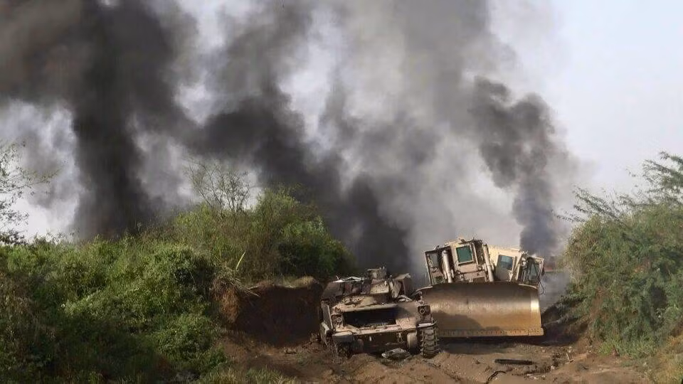 Việc liên minh Ả-Rập trực tiếp đưa xe tăng, binh sĩ vào cuộc xung đột Yemen nên các tổn thất về trang bị, quân sĩ là điều không tránh khỏi. Gần đây, các phương tiện truyền thông Ả-Rập đã đăng tải loạt ảnh cho thấy nhiều vũ khí tối tân mà Ả-Rập Xê-út và UAE triển khai ở Yemen bị phá hủy.