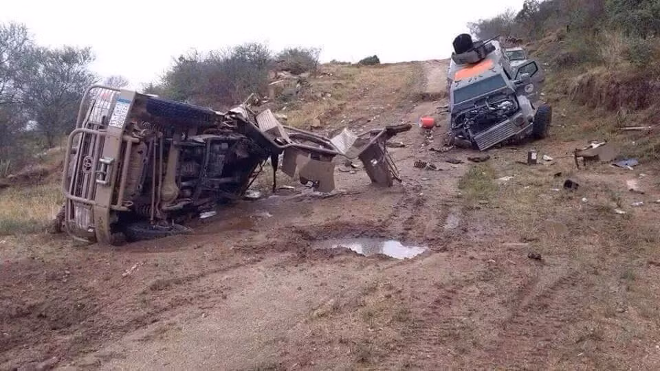 Xe tuần tra LTV và Gurkha bị phiến quân phá hủy.