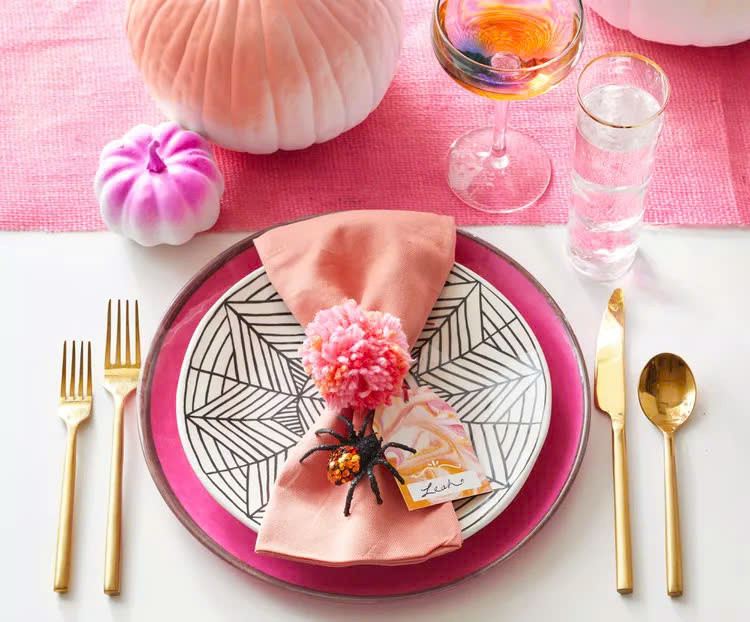 Trang tri tong hong dip Halloween 2024 de ngoi nha them quyen ru-Hinh-10