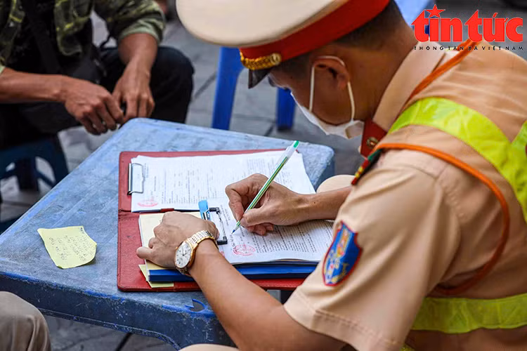 Ha Noi chinh thuc dung flycam phat hien xe vi pham tren Vanh dai 3-Hinh-6