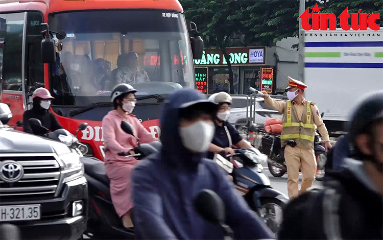 Ha Noi chinh thuc dung flycam phat hien xe vi pham tren Vanh dai 3