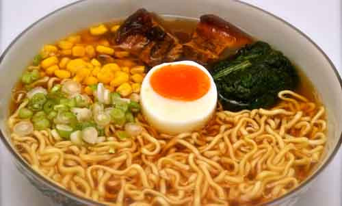 Để có lợi cho sức khỏe và kiểm soát cân nặng, bạn nên ăn bữa sáng đủ chất, cân đối dinh dưỡng. Buổi sáng là thời điểm cơ thể tiêu hóa và hấp thụ thức ăn hiệu quả nhất. Thay vì chọn những món nhiều calo, bạn nên chọn thực phẩm dễ tiêu, tươi mát, giàu dinh dưỡng.