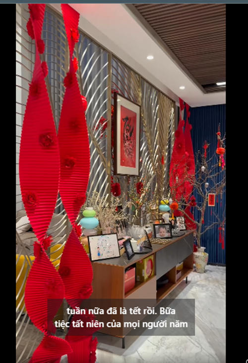 Biệt thự triệu đô của Cường Đô la ngập tràn sắc đỏ. Ảnh: FB Đàm Thu Trang.