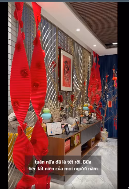 Biệt thự triệu đô của Cường Đô la ngập tràn sắc đỏ. Ảnh: FB Đàm Thu Trang.