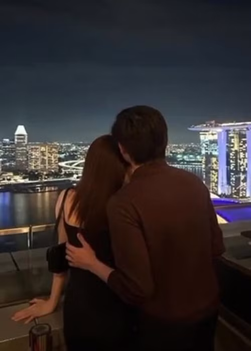 Thiều Bảo Trâm và Matthis lộ ảnh cùng đi du lịch Singapore. Ảnh: Phụ Nữ Số.